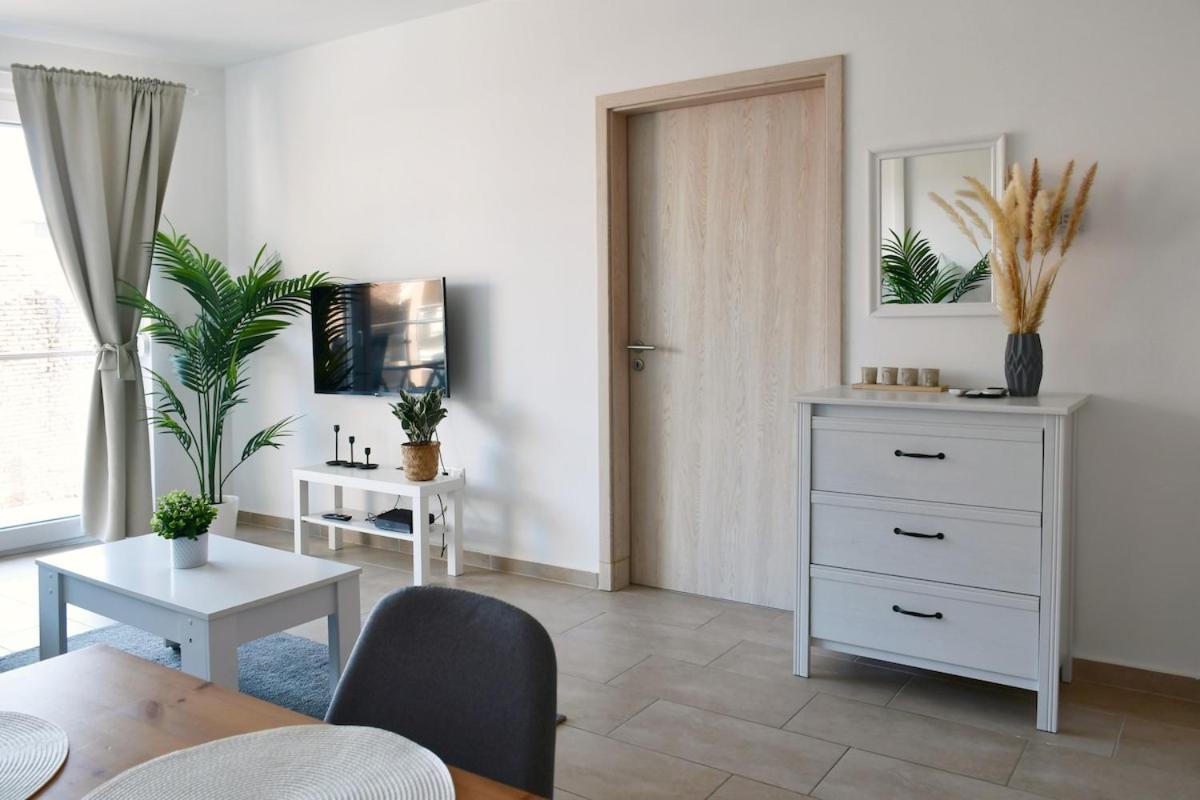 Sunny Little Apartment *